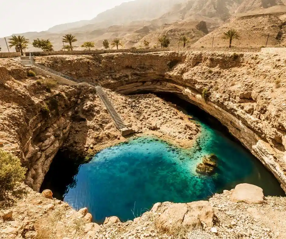 bimah-sinkhole-oman-tour